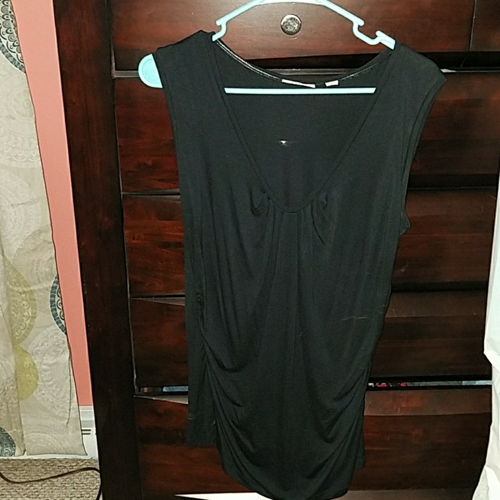 V-neck t-shirt
